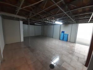 Galpão com 320m² no bairro Santa Maria Goretti em Porto Alegre para Alugar
