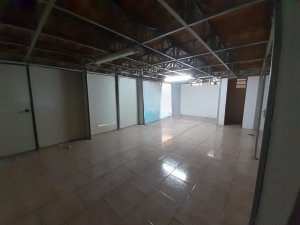Galpão com 320m² no bairro Santa Maria Goretti em Porto Alegre para Alugar