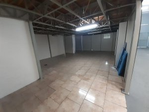Galpão com 320m² no bairro Santa Maria Goretti em Porto Alegre para Alugar