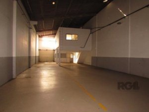 Pavilhão com 300m² no bairro Anchieta em Porto Alegre para Alugar