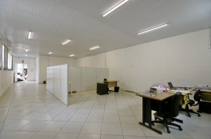 Pavilhão com 1.300m² no bairro Navegantes em Porto Alegre para Alugar