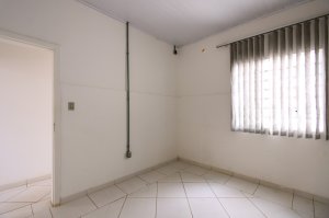 Pavilhão com 1.300m² no bairro Navegantes em Porto Alegre para Alugar