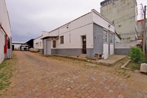 Pavilhão com 1.300m² no bairro Navegantes em Porto Alegre para Alugar