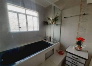 Casa comercial com 310m² no bairro Menino Deus em Porto Alegre para Alugar