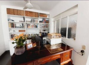 Casa comercial com 310m² no bairro Menino Deus em Porto Alegre para Alugar