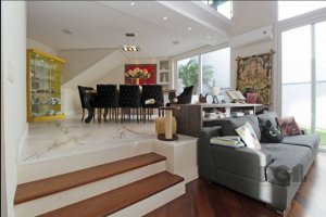 Casa com 482m², 4 dormitórios no bairro Chácara das Pedras em Porto Alegre para Alugar