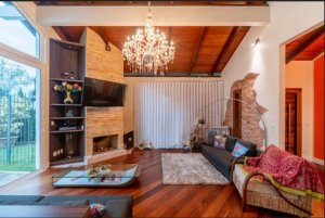 Casa com 482m², 4 dormitórios no bairro Chácara das Pedras em Porto Alegre para Alugar