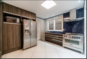 Casa com 482m², 4 dormitórios no bairro Chácara das Pedras em Porto Alegre para Alugar