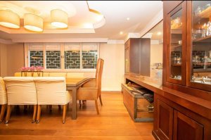 Casa comercial com 720m² no bairro Três Figueiras em Porto Alegre para Alugar