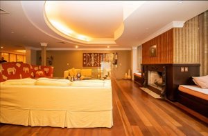 Casa comercial com 720m² no bairro Três Figueiras em Porto Alegre para Alugar