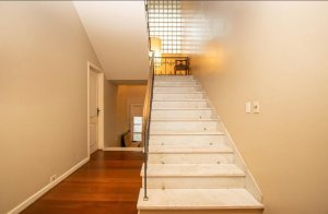 Casa comercial com 720m² no bairro Três Figueiras em Porto Alegre para Alugar