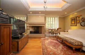 Casa comercial com 720m² no bairro Três Figueiras em Porto Alegre para Alugar