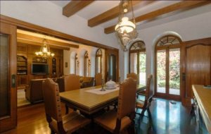 Casa comercial com 400m² no bairro Três Figueiras em Porto Alegre para Alugar