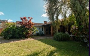 Casa comercial com 400m² no bairro Três Figueiras em Porto Alegre para Alugar