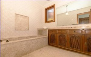 Casa comercial com 400m² no bairro Três Figueiras em Porto Alegre para Alugar