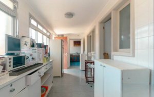 Casa comercial com 400m² no bairro Três Figueiras em Porto Alegre para Alugar