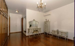 Casa comercial com 400m² no bairro Três Figueiras em Porto Alegre para Alugar