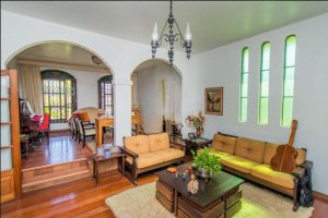 Casa comercial com 500m² no bairro Chácara das Pedras em Porto Alegre para Alugar