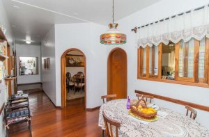 Casa comercial com 500m² no bairro Chácara das Pedras em Porto Alegre para Alugar