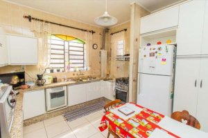 Casa comercial com 500m² no bairro Chácara das Pedras em Porto Alegre para Alugar