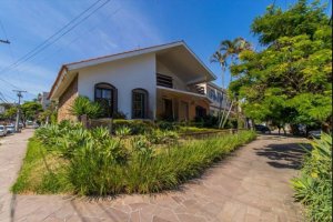 Casa comercial com 500m² no bairro Chácara das Pedras em Porto Alegre para Alugar