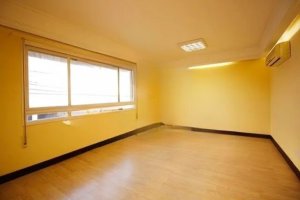 Casa comercial com 500m² no bairro Auxiliadora em Porto Alegre para Alugar