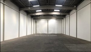 Galpão com 800m² no bairro Sarandi em Porto Alegre para Alugar