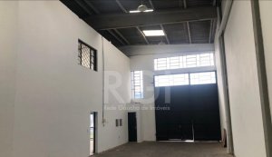 Depósito/Pavilhão com 800m² no bairro Sarandi em Porto Alegre para Alugar