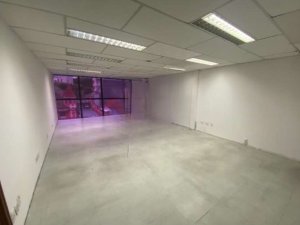 Prédio Comercial com 658m² no bairro Floresta em Porto Alegre para Alugar