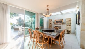 Casa em Condomínio com 367m², 3 dormitórios no bairro Vila Assunção em Porto Alegre para Alugar