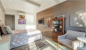 Casa em Condomínio com 367m², 3 dormitórios no bairro Vila Assunção em Porto Alegre para Alugar