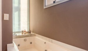 Casa em Condomínio com 367m², 3 dormitórios no bairro Vila Assunção em Porto Alegre para Alugar