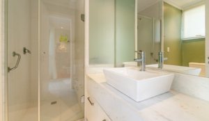 Casa em Condomínio com 367m², 3 dormitórios no bairro Vila Assunção em Porto Alegre para Alugar