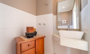 Casa em Condomínio com 367m², 3 dormitórios no bairro Vila Assunção em Porto Alegre para Alugar