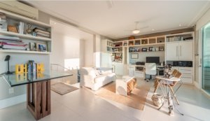 Casa em Condomínio com 367m², 3 dormitórios no bairro Vila Assunção em Porto Alegre para Alugar