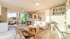 Casa Condominio com 367m², 3 dormitórios no bairro Vila Assunção em Porto Alegre para Alugar