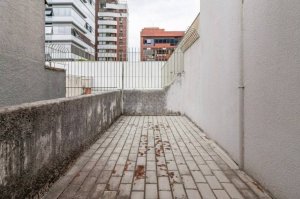Casa comercial com 200m² no bairro Auxiliadora em Porto Alegre para Alugar