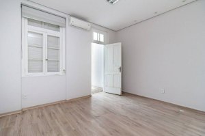 Casa comercial com 200m² no bairro Auxiliadora em Porto Alegre para Alugar