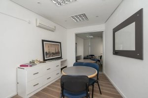 Prédio Comercial com 220m² no bairro Petrópolis em Porto Alegre para Alugar