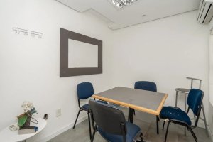 Prédio Comercial com 220m² no bairro Petrópolis em Porto Alegre para Alugar