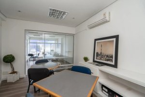 Prédio Comercial com 220m² no bairro Petrópolis em Porto Alegre para Alugar