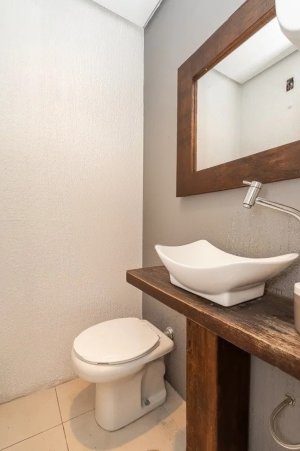 Prédio Comercial com 220m² no bairro Petrópolis em Porto Alegre para Alugar