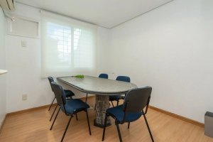 Prédio Comercial com 220m² no bairro Petrópolis em Porto Alegre para Alugar