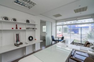 Prédio Comercial com 220m² no bairro Petrópolis em Porto Alegre para Alugar