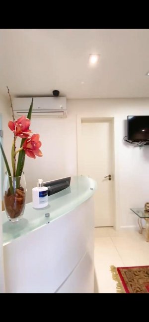 Salas/Conjuntos com 55m² no bairro Moinhos de Vento em Porto Alegre para Alugar