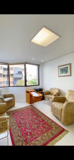 Salas/Conjuntos com 55m² no bairro Moinhos de Vento em Porto Alegre para Alugar