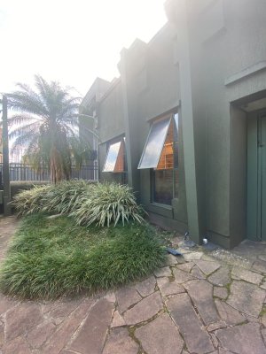 Casa comercial com 250m² no bairro Menino Deus em Porto Alegre para Alugar