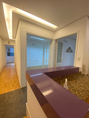 Casa comercial com 250m² no bairro Menino Deus em Porto Alegre para Alugar