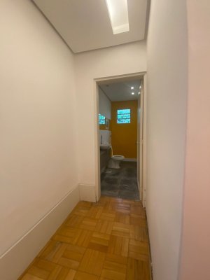 Casa comercial com 250m² no bairro Menino Deus em Porto Alegre para Alugar