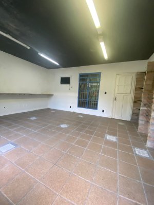 Casa comercial com 250m² no bairro Menino Deus em Porto Alegre para Alugar